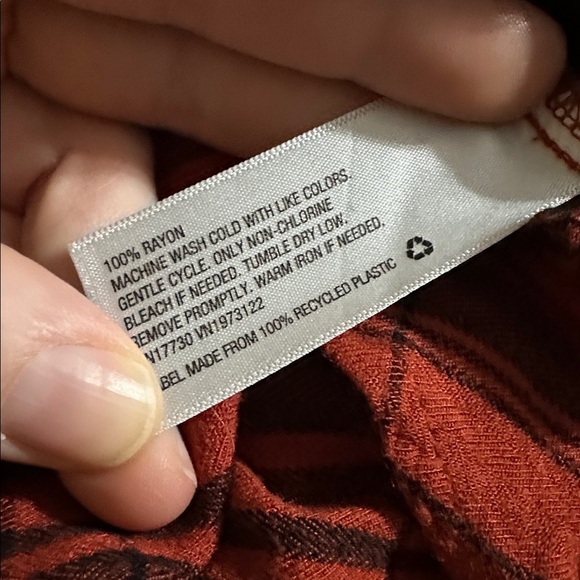 Universal Thread Red Plaid Women's Top, Soft Flannel, XL - Picture 4 of 4